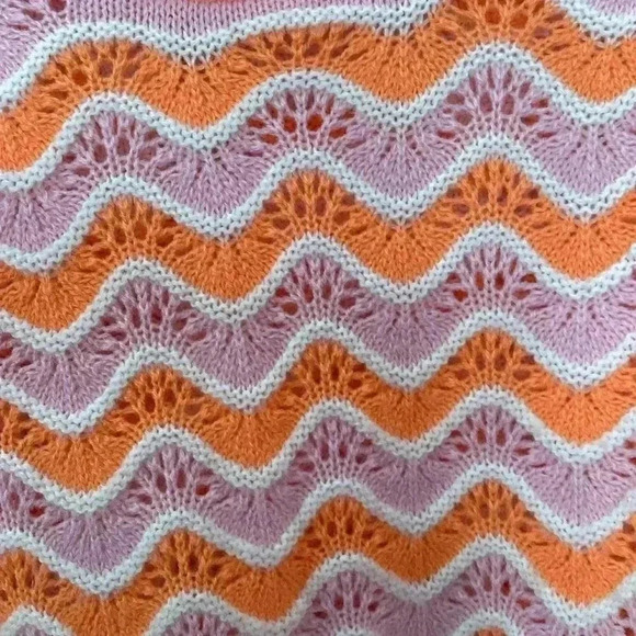 Divided fan / scallop Eyelets knit Cropped Sweater Size Medium orange/pink/white - Picture 6 of 7